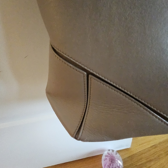 Givenchy Large   Leather Tote - Picture 2 of 11